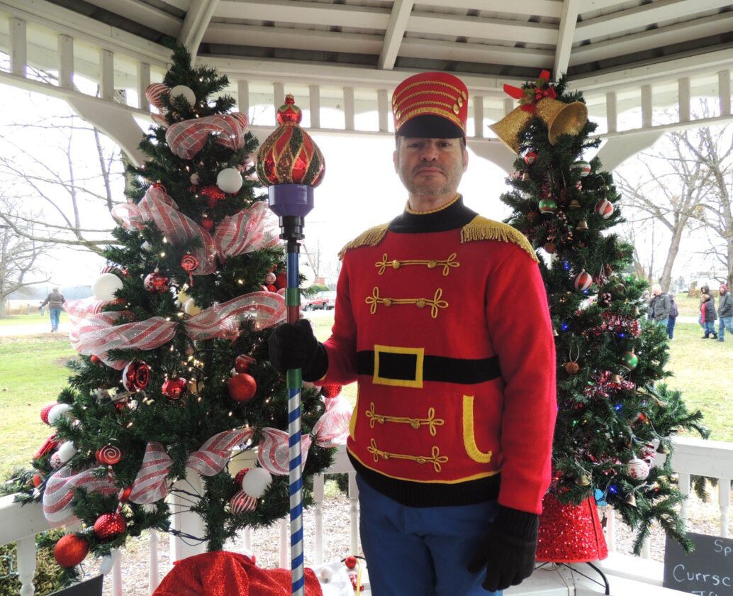 Old Country Christmas settles in Fowler | News, Sports, Jobs - Tribune ...